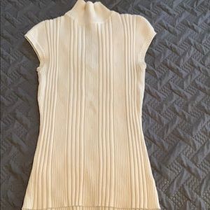 Mock turtleneck sleeveless ribbed sweater